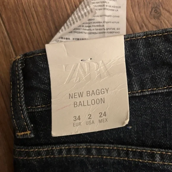 Zara New Baggy Balloon Jeans - Dark Wash - Picture 5 of 5